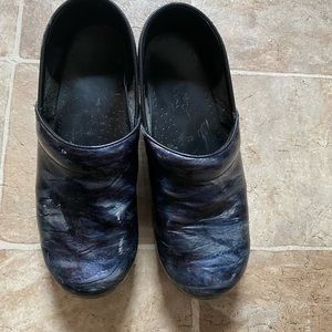 Size 39 Danskos blue